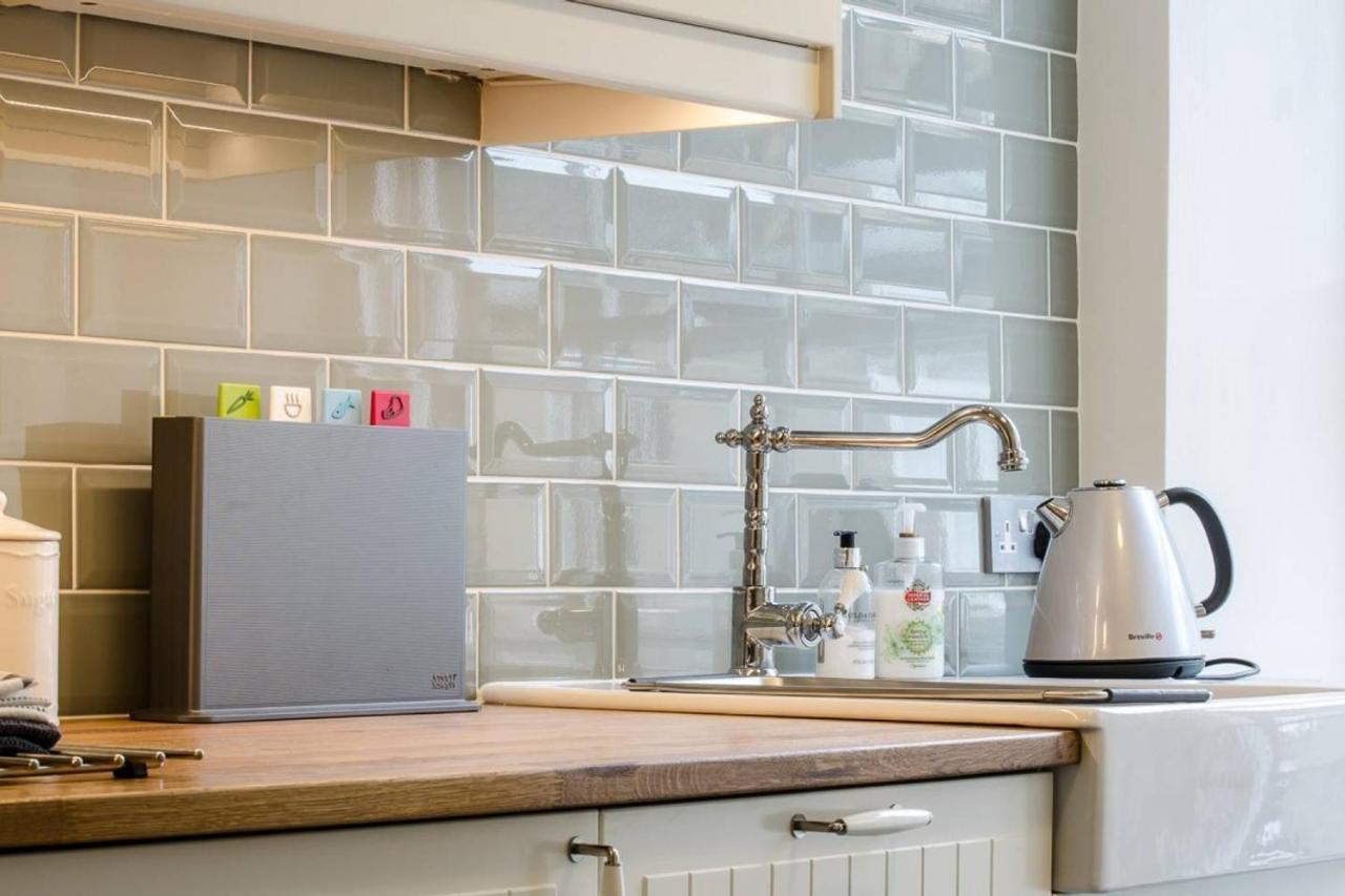 Apartamento Joivy Stylish In Trendy New Town Location